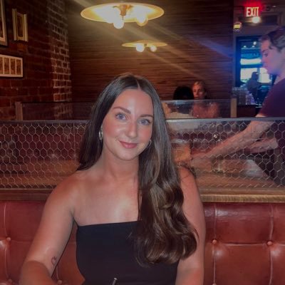mollym_26's profile picture. English teacher 📚