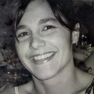 Cuenta nueva porque vida nueva.
Viviendo en Paraná...pero yendo a Resistencia
Me gusta que la vida me siga sorprendiendo.