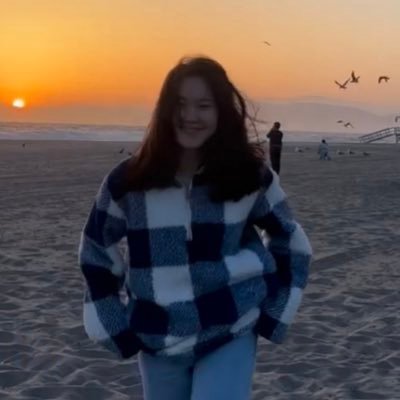 aygulhazbull's profile picture. When the u have no one to share the ur thought with, the ur thought start to share the u between each the other.