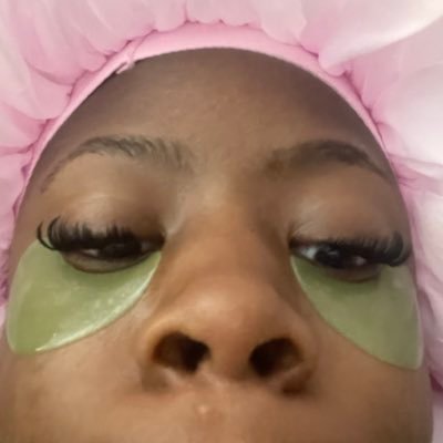 bukunmia12's profile picture. 