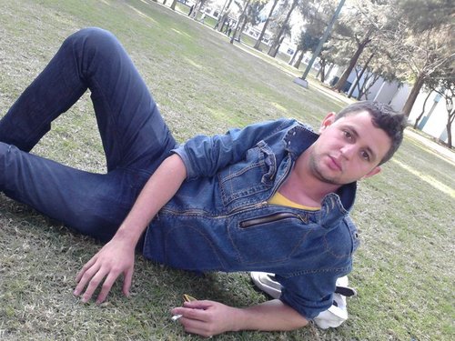 Gaia070389's profile picture. Podre ser el peor ser vivo que pisa la tierra. pero aun asi me quieren... envidiosos...