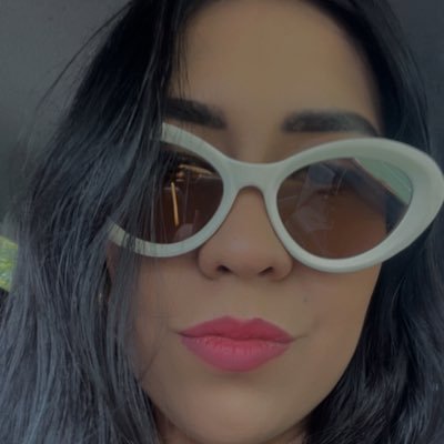 EdnaCarolinaDR's profile picture. Comunicóloga, Fotógrafa,  Máster en Administración Educativa. Mamá de Danna y Annya, 5 perros y 7 gatos.