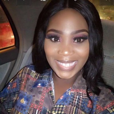 CAPRICORN ♑ BABY ||
FASHION ENTHUSIAST ||
PROUD FOODIE ||
PART TIME CRAZY LADY.