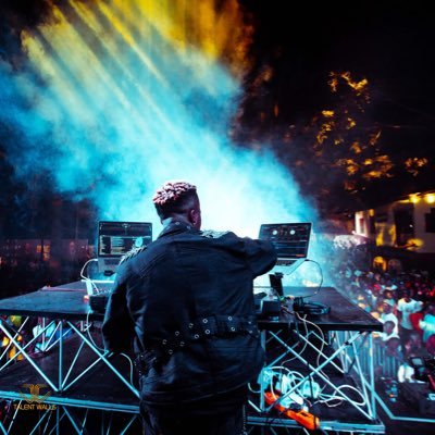 Professional Club & Events DJ 4rm @Talentwalls2 | Working At @GalaxyFMUg & @GalaxyTvUg | FOR BOOKINGS; Email: dijaymagic@gmail.com, Call: +256 (0) 776 673485☎️