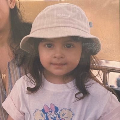 MaiCabral_'s profile picture. hi welcome to chili’s