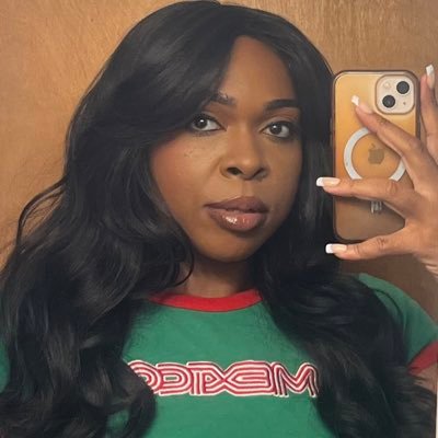 grown. college grad. part time comedian. Wannabe plus size model. whipping my weave around since 1990. Owner/ Founder of @girlsrunningshh 🇩🇴