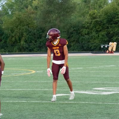 Montini 26/ WR/DB 🏈/🏀 180 6’0/3.7gpa/4.55 40yd/ CCL-All Conference/ https://t.co/BQVwebLI3O
