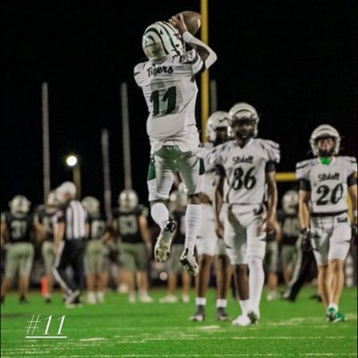 height:5’5,weight:130 class of 2026 Football: Wr/Rb Gpa:2.9 phone number:504-494-9765 Email: daariuslee@gmail.com