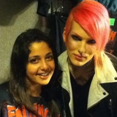 FIRxFANx's profile picture. rawr im in love with music and i love falling in reverse and playing bass