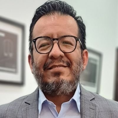 jacoblazaro's profile picture. El buen médico trata la enfermedad; el gran médico trata al paciente que tiene la enfermedad.