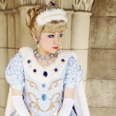 年中キラキラ生地を探してDハロの事を考えてるディズニーハロウィン全身仮装に命懸け女のアカウント☆ 舞台衣装、企業PR衣装などフリーランスドレスクリエイター👗#disneycosplay 気軽に✌︎ IGは作業アルバム🌟 巴🩵刀剣乱舞🐶2015〜🖤