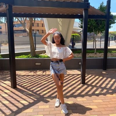 _StellaRose27's profile picture. Email : lisasibanda27@gmail.com
YouTuber | 

Not all wanderers are lost!