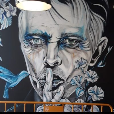 Ich bin Humanist, Kosmopolit, Pazifist und Individualist. Und ich bin jemand, der sich grundsätzlich jedem Meinungsdiktat widersetzt. Egal woher es kommt.