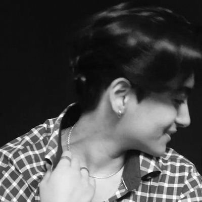 whyync's profile picture. سعی میکنم از زندگی لذت ببرم.