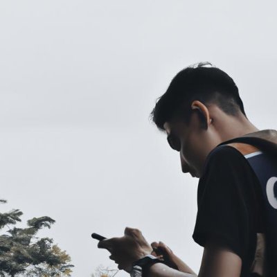 Starhining's profile picture. Penulis yang membahas dampak teknologi terhadap perekonomian dan sektor industri.