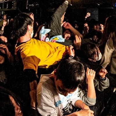 z5639392000's profile picture. ライブ大好きっ子！！

40になってもライブ大好き😁

無言フォローしまっくてすいません（笑）