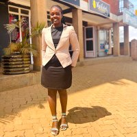 Vivian Nuwampaire (@nuwampairev) Twitter profile photo