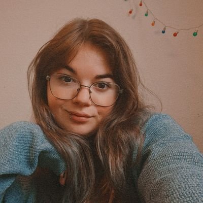 hailsxxEST's profile picture. 27 | she/her 🖤✌🏻 bi 💜

always singing.