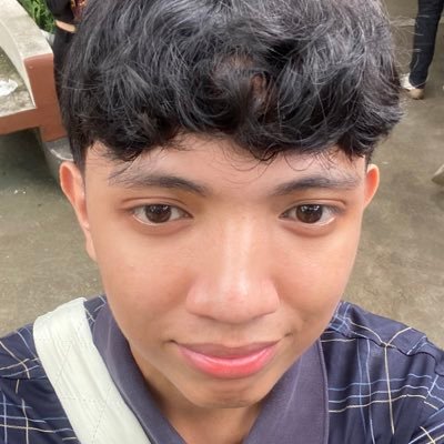 cyangr3y's profile picture. 