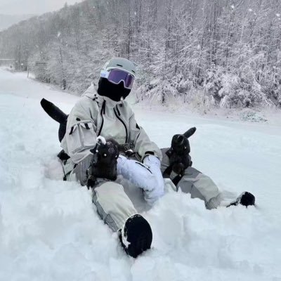 btc_vvv's profile picture. 2015年被高数老师拖坑带入 #Bitcoin | 2017年波场ICO亿币侯｜历经94-312-519｜三轮牛熊幸存者🥷｜A8-A9努力中｜佛系屯币｜ #Binance 热爱极限运动🪂｜被套住就去Travel🏖️| 抽象派艺术家🧑‍🎨 |随缘分享不做投资建议🦄#INTJ #Web3 #ETH