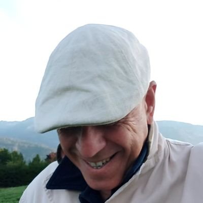 barbecoq's profile picture. Qui leggo solo i twitt postati dagli altri, su Facebook invece scrivo racconti. Infatti non capisco neppure la presenza di quei pochi followers che ho.