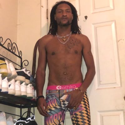 just a young night from Atl that just wanna show off for the ladies