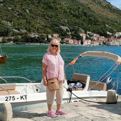 Wemblo's profile picture. My family are my rock. BC survivor 🎀, Rockie 🎶, Love travelling, walking, gardening, TT and RW fill any time that’s left. I love my life