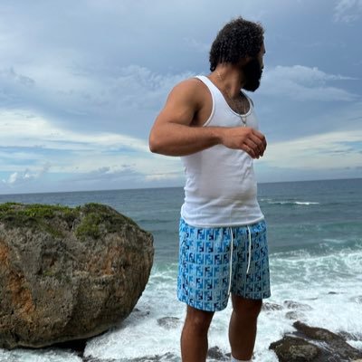 El Poeta |Directo de Carolina 🎱 |📚 ingeniería de audio| Modelo| trust the process | IG: Kalix |