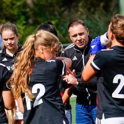 Just your average South African living out his dream in Amsterdam as a professional field hockey coach. 🇿🇦🏑
*views are my own*