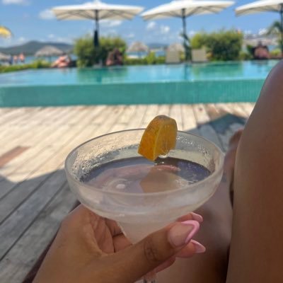 shatravelgurl's profile picture. 