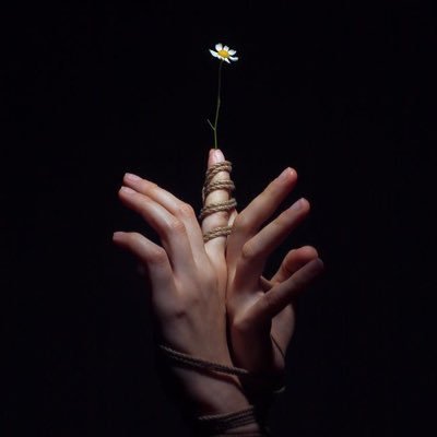 itsgw's profile picture. "إن لم تكن مطراً تروي فلا تكن ناراً تشوي"