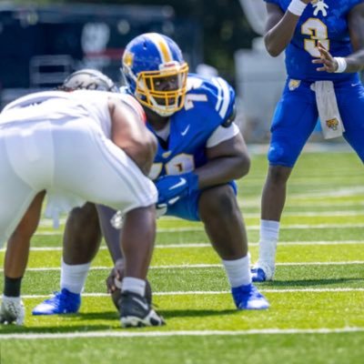 Offensive Linemen @FVSU #JUCOPRODUCT 6’3 320 interior OL