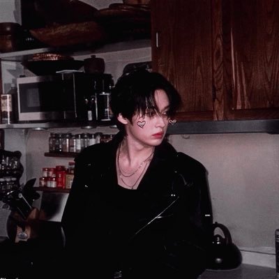 Мари ☾ 27 | enfp | мать картона • от8 • #StrayKids | #Ateez
