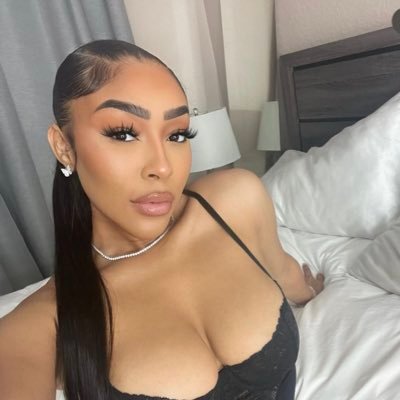 karminrose's profile picture. IG: karminrose