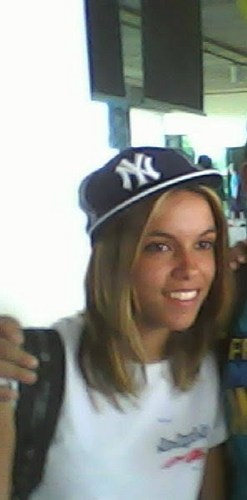 Sou Ciumenta,bobinha,feliz,amo Coca-Cola,Doritos,Música, meus amigos,dormir,maquiagem...Isso me resume *-*