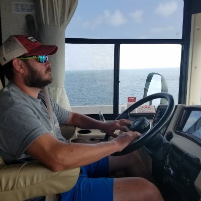 Crypto & Real Estate Investor / Nothing I post is financial advice or should be taken seriously. 