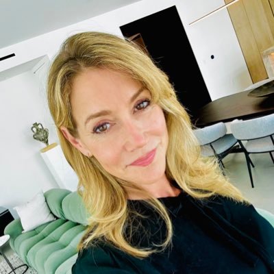 I help companies transform the way they work and future-proof their business with Generative & Agentic AI in a world where data is the most valuable resource.