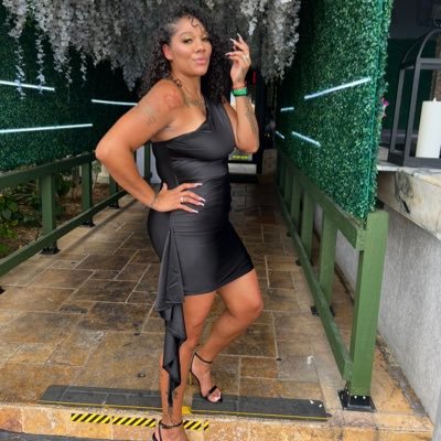 Just call me 🌹 , no need for me to tell you my story, you will just make one up anyway! SuperMom of 2 gremlin’s , @iam_scrap Wifeager! #QuadWifeLife