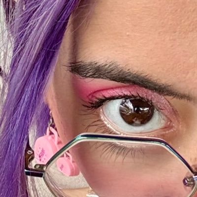 webkinzluvr2001's profile picture. weird girl who likes stuff