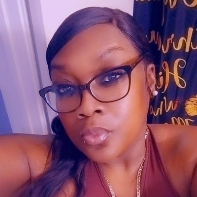 prettiblac85142's profile picture. 