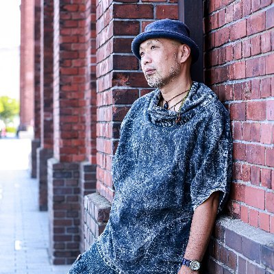 一生夢を追い続けるベーシスト 自分の人生ドラマの主役は自分! 良いことだけじゃなく辛いことも飲み込んで人生を輝かせる為に日々奮闘中! ex Crystal Eye’s ex XYXX 現在は天照サポート、ラッキーハプニング(s)、sa'Toshl&激辛ロッカーズ(仮) などで活動中!