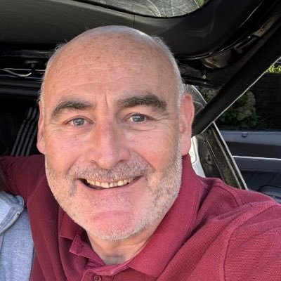 Semi retired after 43 years an estate agent. Also Dad, guitarist with Blast. Cheap Trick & Slade fan, Gooner.