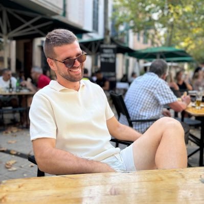 GuillemPujol1's profile picture. 📍PMI / TAFAD 🏋🏻‍♂️ /
CAFYD 👨🏻‍🎓 / MASTER DE PROFESOR 🔋
UEFA B ⚽