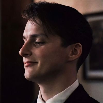 currenthubbiee's profile picture. Suami saya banyak tergantung abis nonton apa (人 •͈ᴗ•͈)