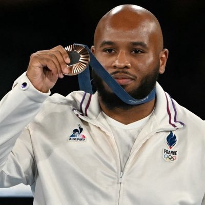 Membre de @FF_boxe / Médaillé de bronze aux jeux olympiques 2024🥉