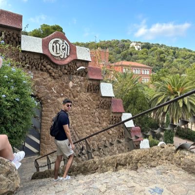 ugglorious's profile picture. fly to stay alive