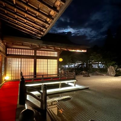 W0kOoCzWET33324's profile picture. 