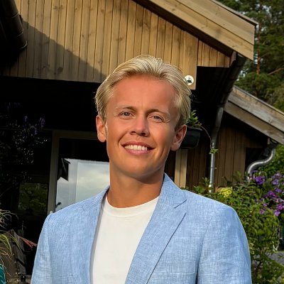 Er langt over gjennomsnittet begeistret for fjell og selskapsanalyse. Student og medlem av Børsklubben ved NHH. Kontakt: erikmls@hotmail.com