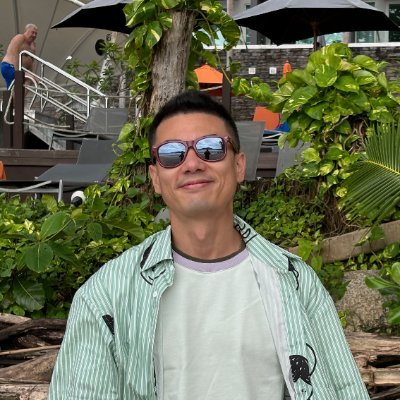 A designer & full-stack developer, co-founder of @dminorstudio.