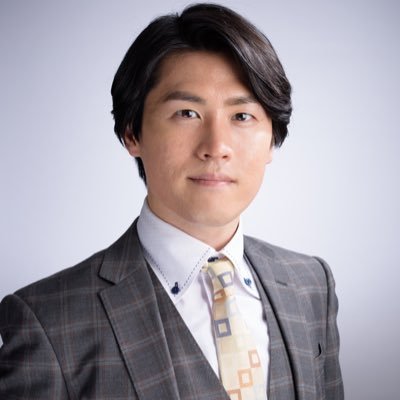 岐阜県羽島市出身、兵庫県尼崎市在住/テノール /元劇団四季子役/関西歌劇団正団員/ヴォーカルアンサンブル「ノスタルジア」メンバー/ご依頼などDMにご連絡ください✨